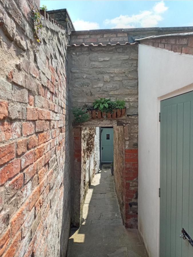 Delighful Self Catering In The Heart Of Glastonbury Eksteriør billede