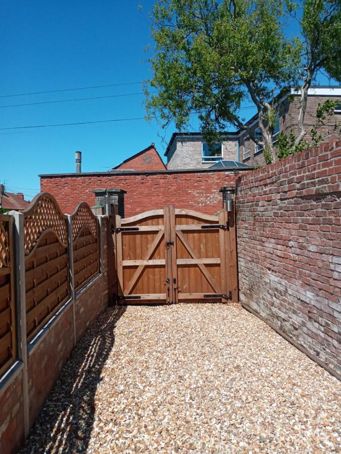 Delighful Self Catering In The Heart Of Glastonbury Eksteriør billede